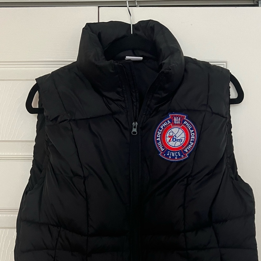 Women's Philadelphia 76ers Black Puffer Vest